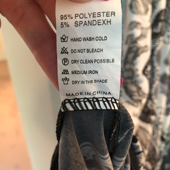 Black & White Dress - Picture 4 of 6